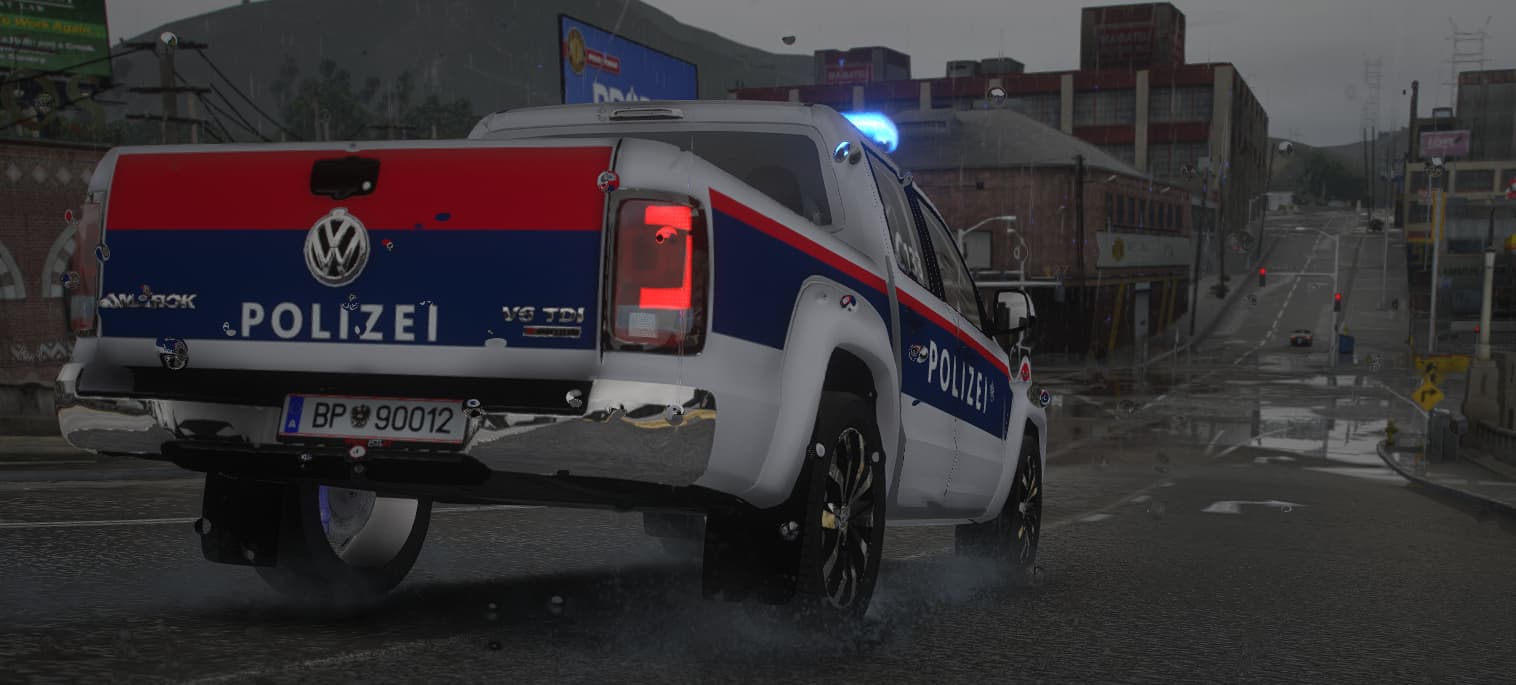SchockLifeRP V2-2, Polizei-Pickup im Regen — Originalscreenshot aus dem privaten Archiv